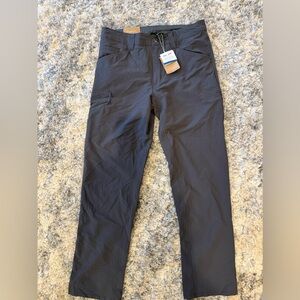 NWT MENS PATAGONIA PANTS SIZE 33x32